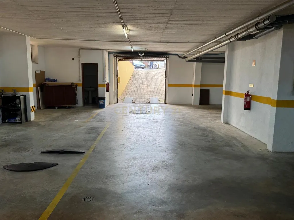 Garagem - 7 lugares de Parqueamento São Marcos - Sintra - Image 10