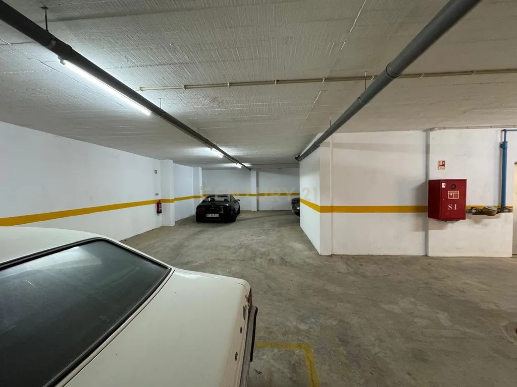 Garagem - 7 lugares de Parqueamento São Marcos - Sintra - Image 8