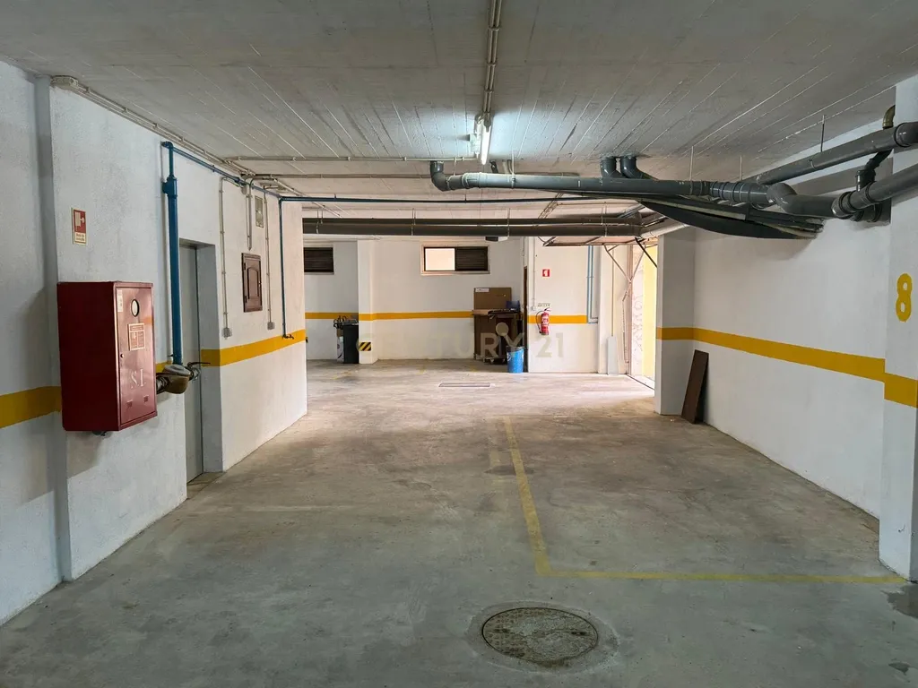 Garagem - 7 lugares de Parqueamento São Marcos - Sintra - Image 3