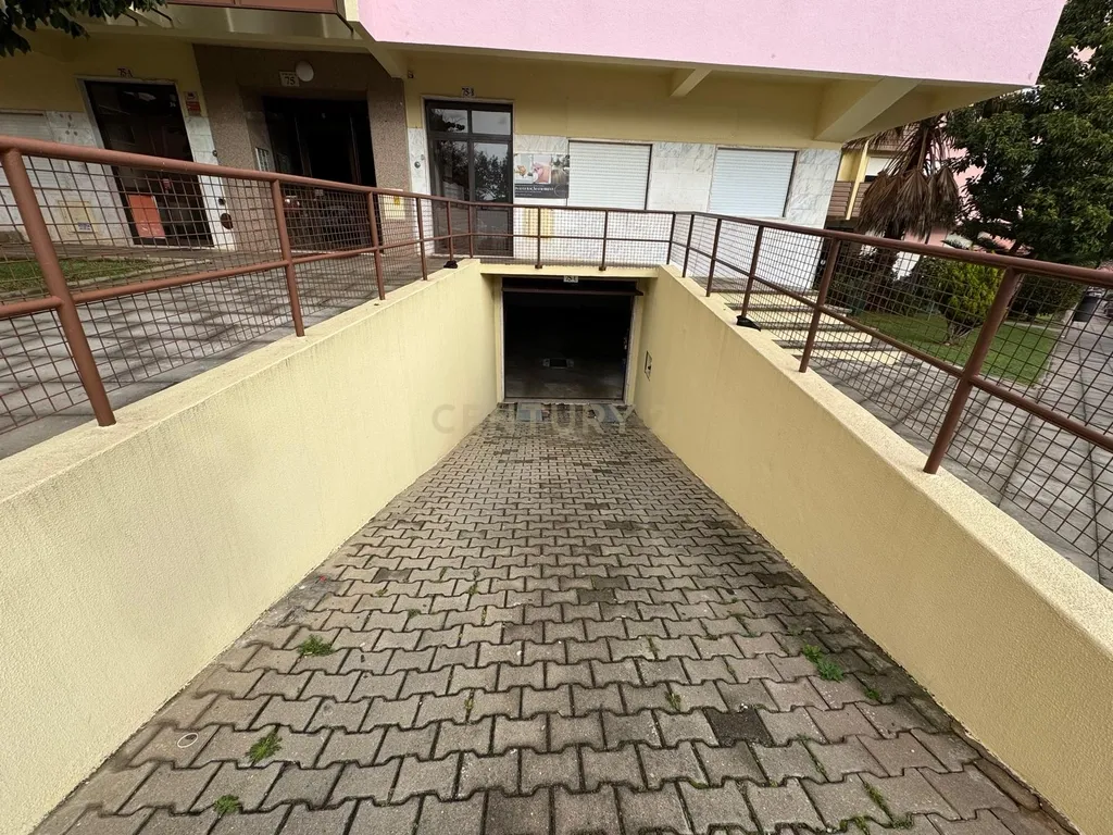 Garagem - 7 lugares de Parqueamento São Marcos - Sintra - Image 12