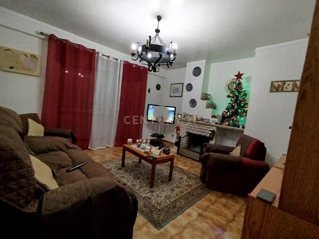 Apartamento de 3 assoalhadas 1º Andar em Samora Correia - Image 4