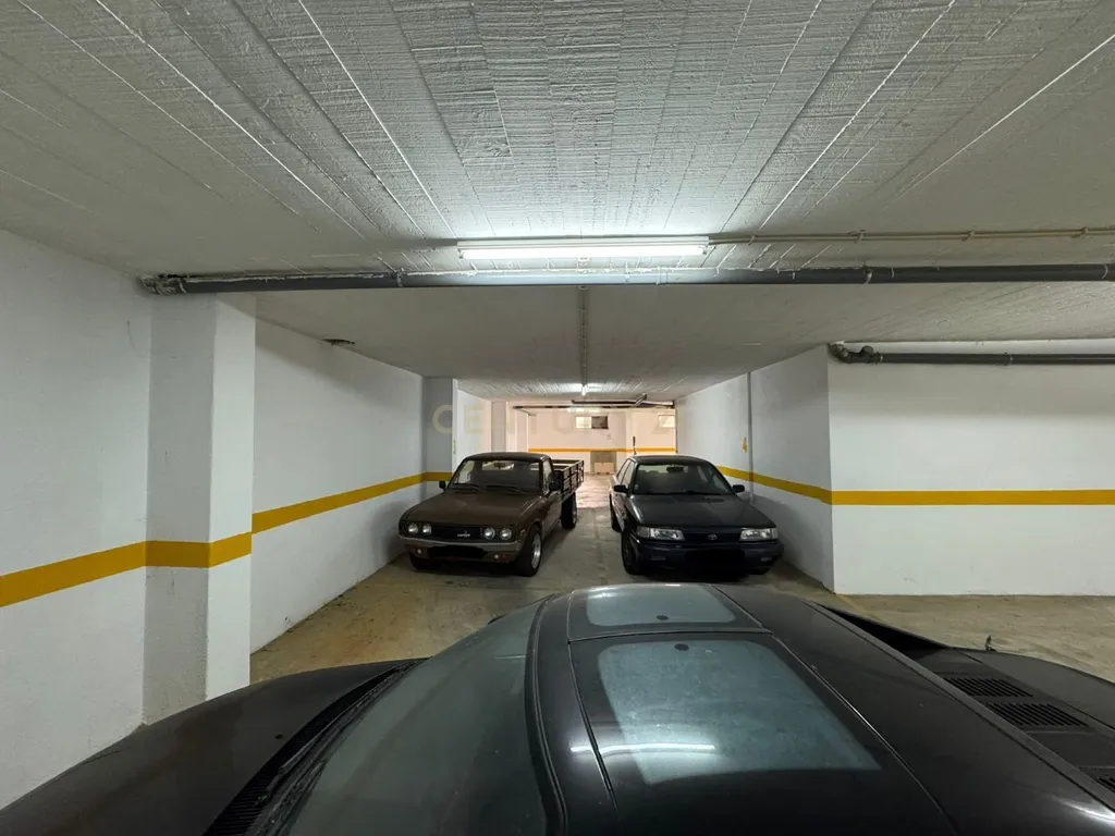 Garagem - 7 lugares de Parqueamento São Marcos - Sintra - Image 22