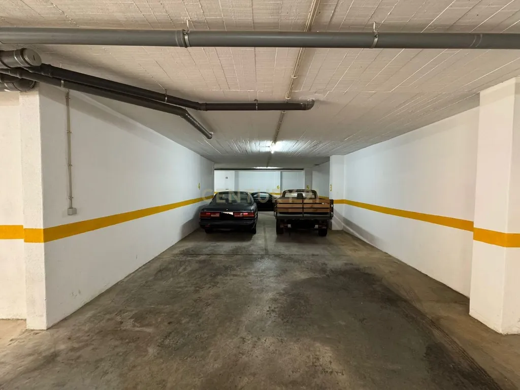 Garagem - 7 lugares de Parqueamento São Marcos - Sintra - Image 18