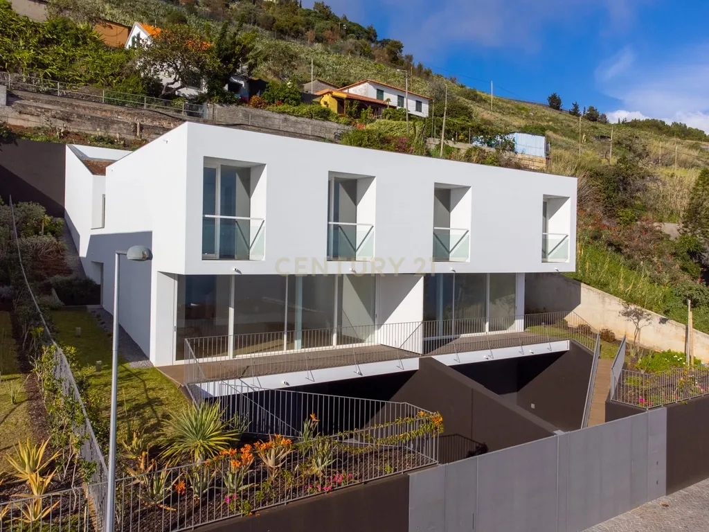 Moradia T3 com vista mar na Casa Branca-Funchal - Image 3