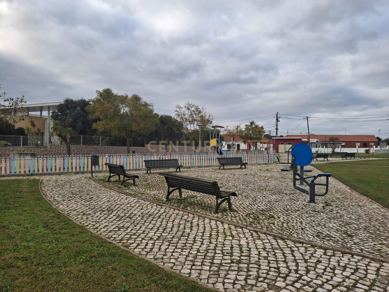 Moradia Geminada Nova Casais da Lagoa - Azambuja - Image 7