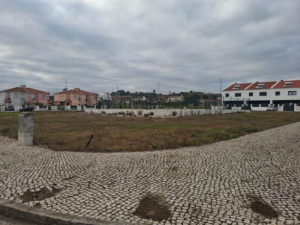 Moradia Geminada Nova Casais da Lagoa - Azambuja - Image 7