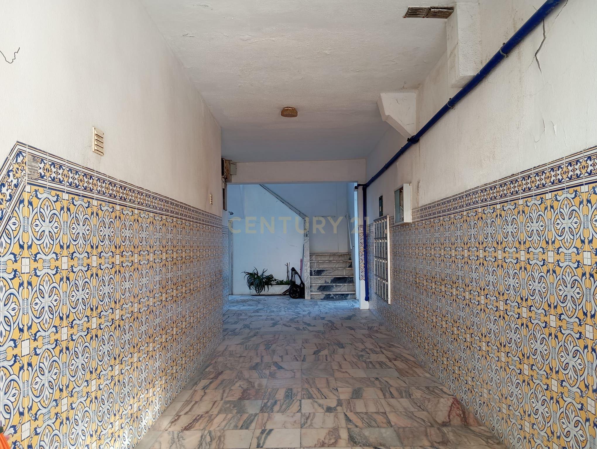 Loja em Palmela, com possibilidade de converter em habitação - Image 14
