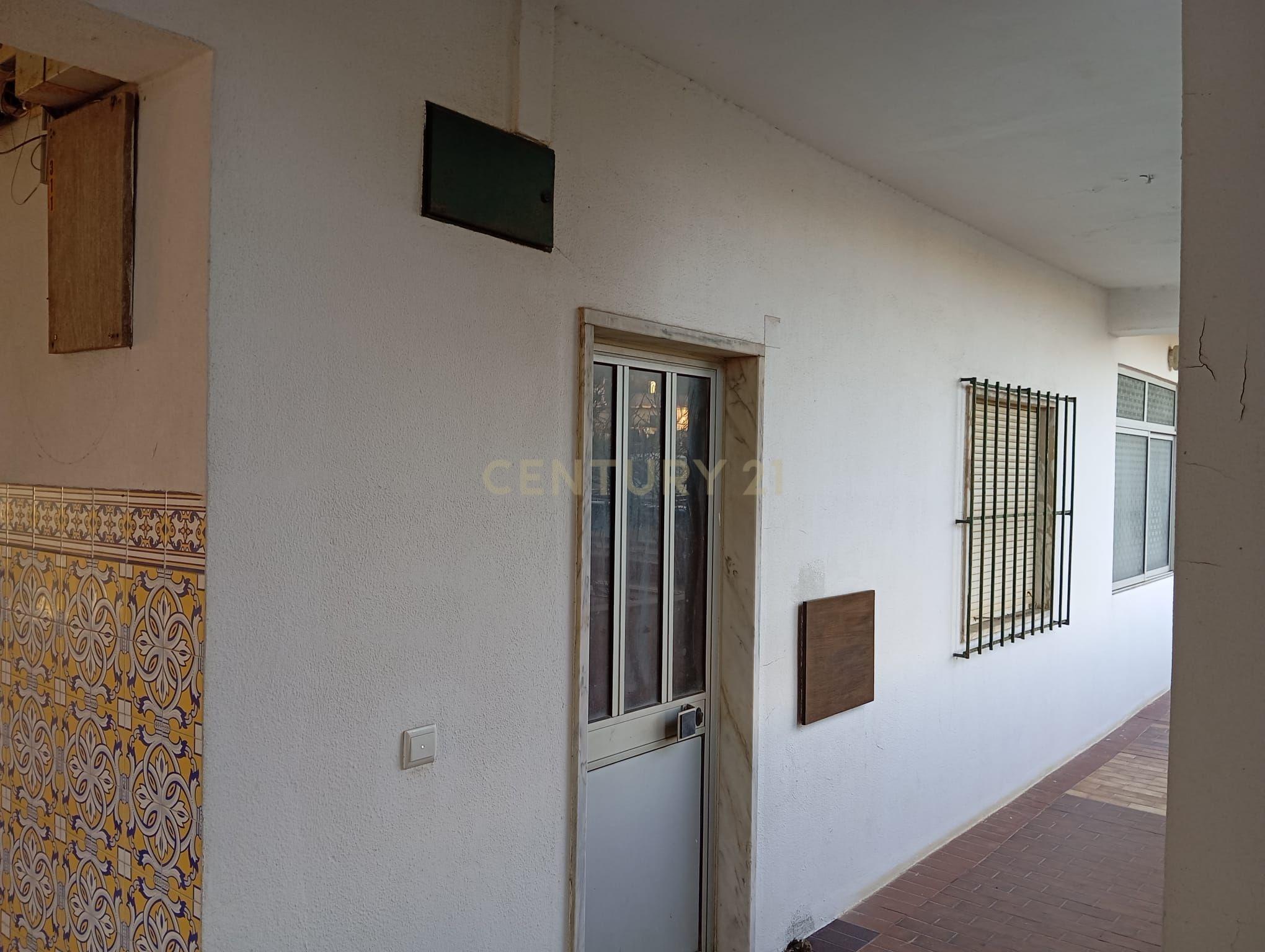 Loja em Palmela, com possibilidade de converter em habitação - Image 5