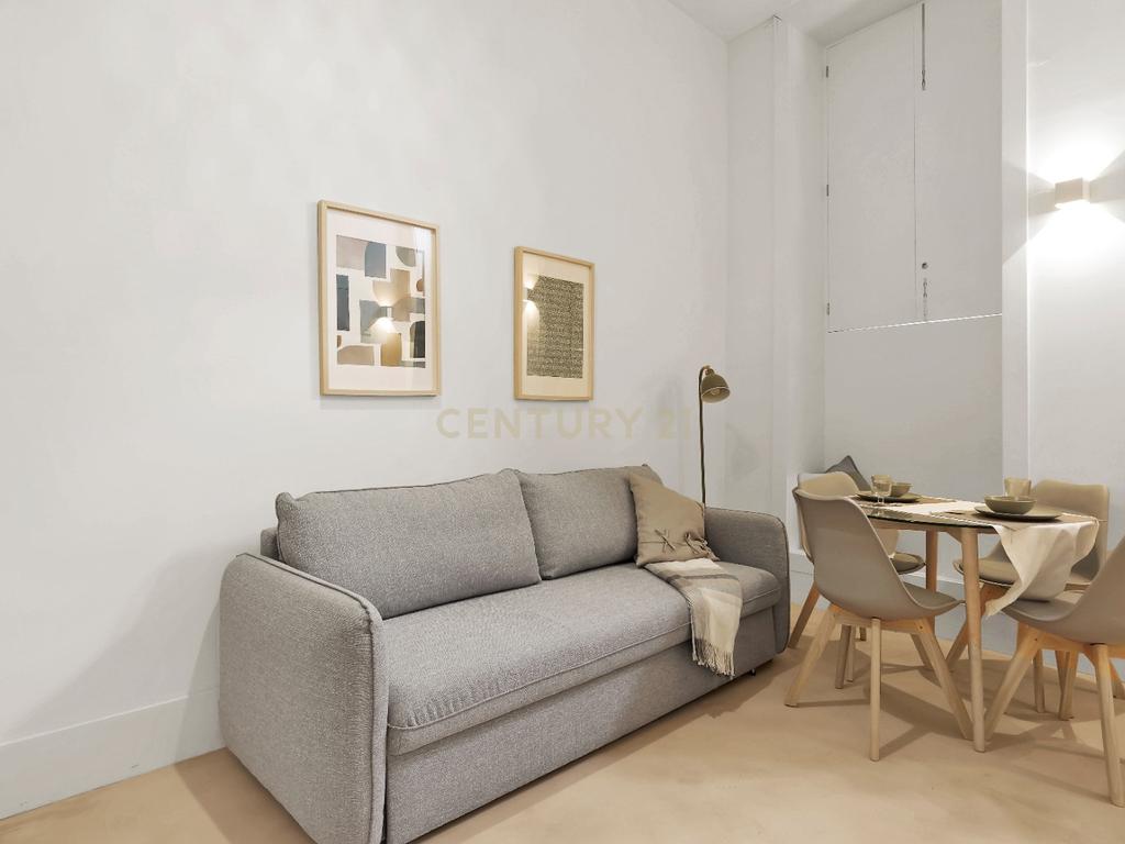 Apartamento T1 Exclusivo à Venda – Escada dos Guindais - Image 1