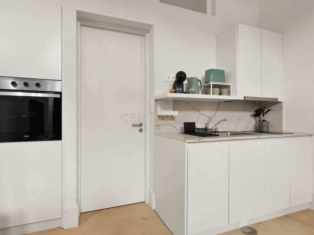 Apartamento T1 Exclusivo à Venda – Escada dos Guindais - Image 7