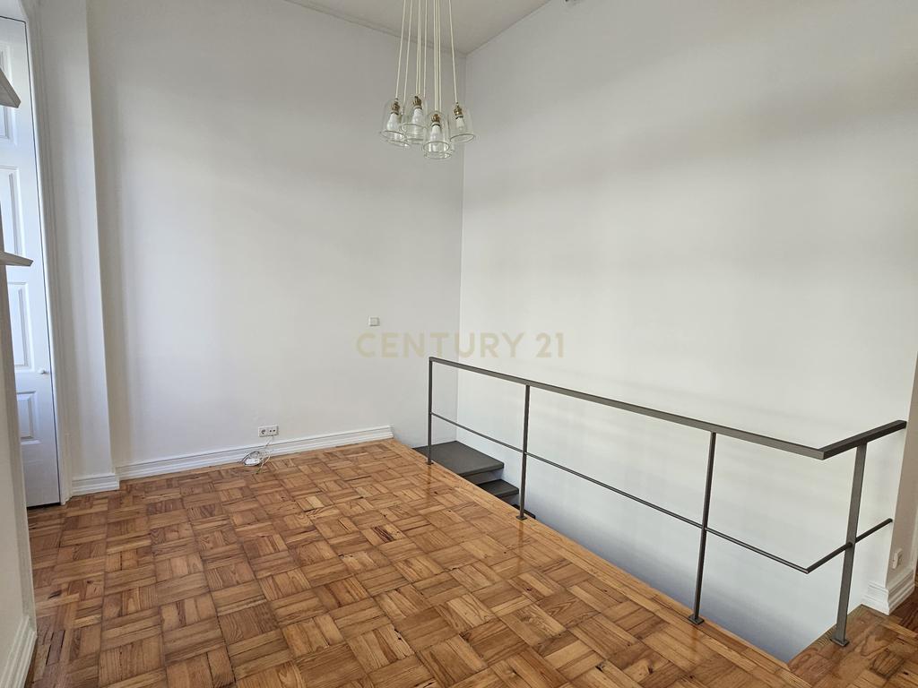 T1 Duplex Exclusivo na Rua da Restauração – Porto - Image 8