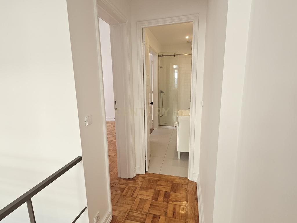 T1 Duplex Exclusivo na Rua da Restauração – Porto - Image 17