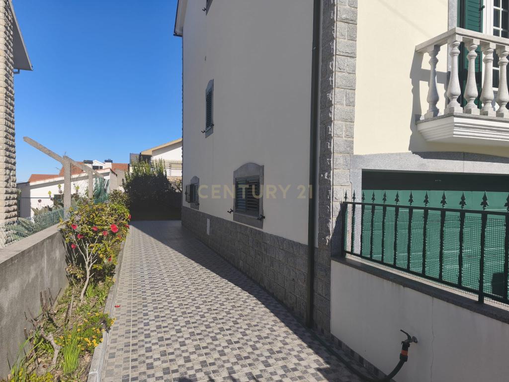 Excelente Moradia T5 em Aldeia de Joanes, Fundão - Image 9