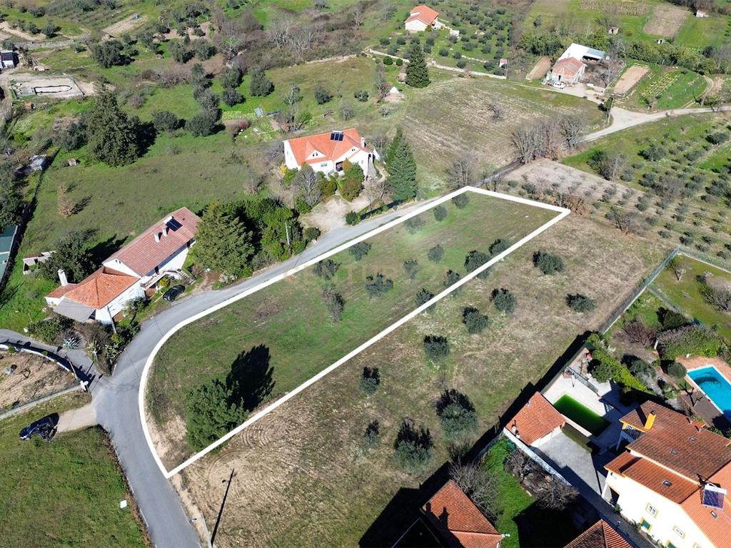 Terreno com vista da Serra da Estrela , Covilhã - Image 2