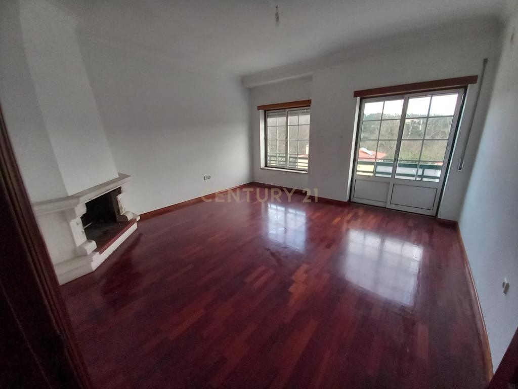 Apartamento T3, Sertã - Image 1