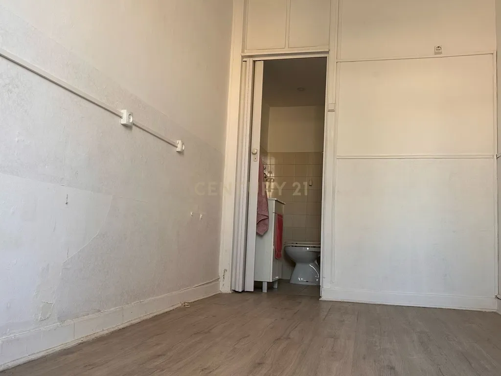Prédio em Marvila com terreno de 589 metros! - Image 14