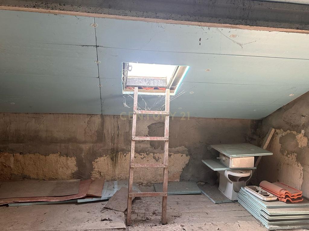 Prédio em Marvila com terreno de 589 metros! - Image 36