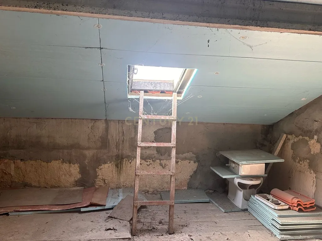 Prédio em Marvila com terreno de 589 metros! - Image 36