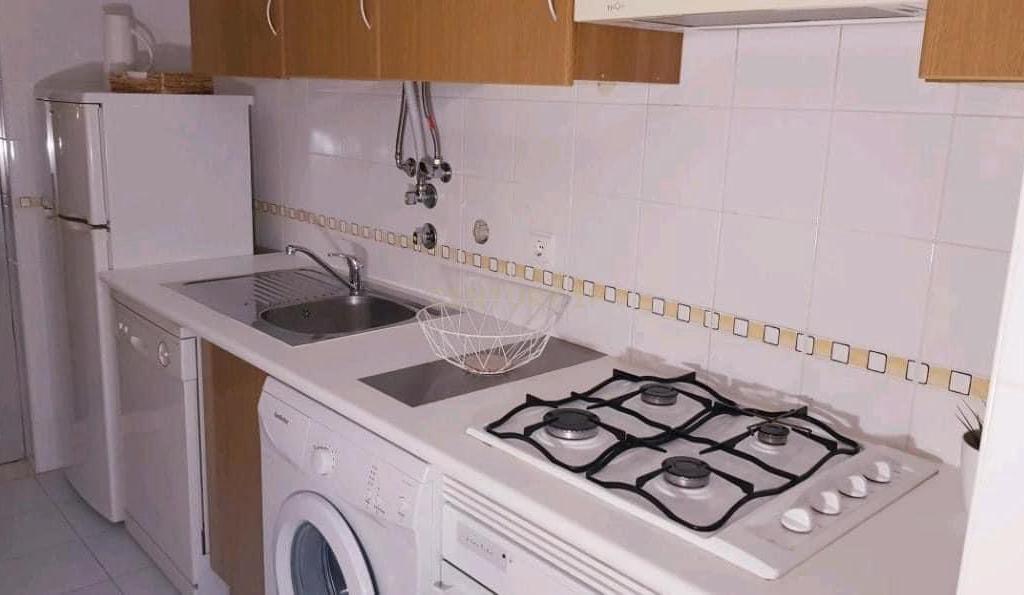 NÃO PERCA ESTA GRANDE OPORTUNIDADE! APARTAMENTO T1 MODERNO E ESPAÇOSO MUITO BEM LOCALIZADO NUMA DAS MELHORES ZONAS DE PORTIMAO - ENCOSTA DA MARINA A PASSOS DA PRAIA! - Image 7