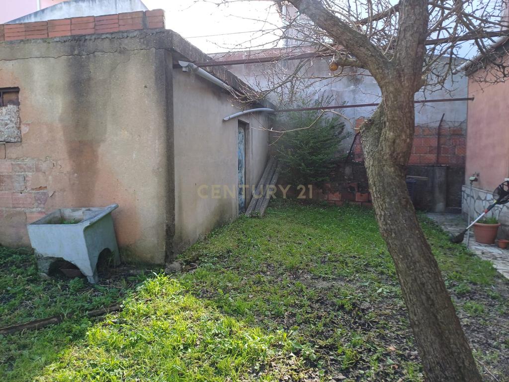 Moradia Isolada em Pinhal Vidal, Corroios, Seixal: Luz Natural e Vista Campestre - Image 21