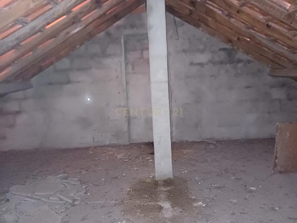 Moradia Isolada em Pinhal Vidal, Corroios, Seixal: Luz Natural e Vista Campestre - Image 23
