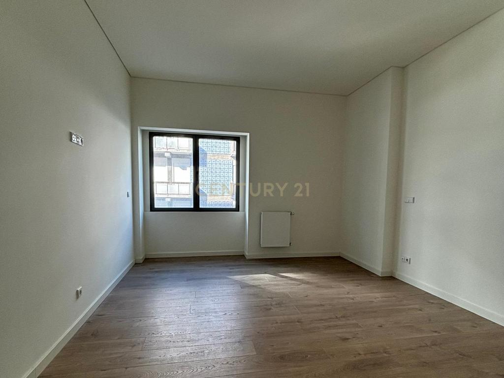 Apartamento T4- Edifício Comendador - Image 19