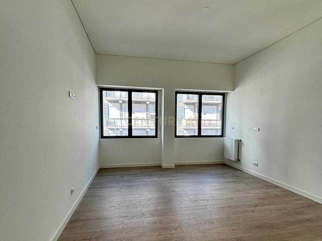 Apartamento T4- Edifício Comendador - Image 8