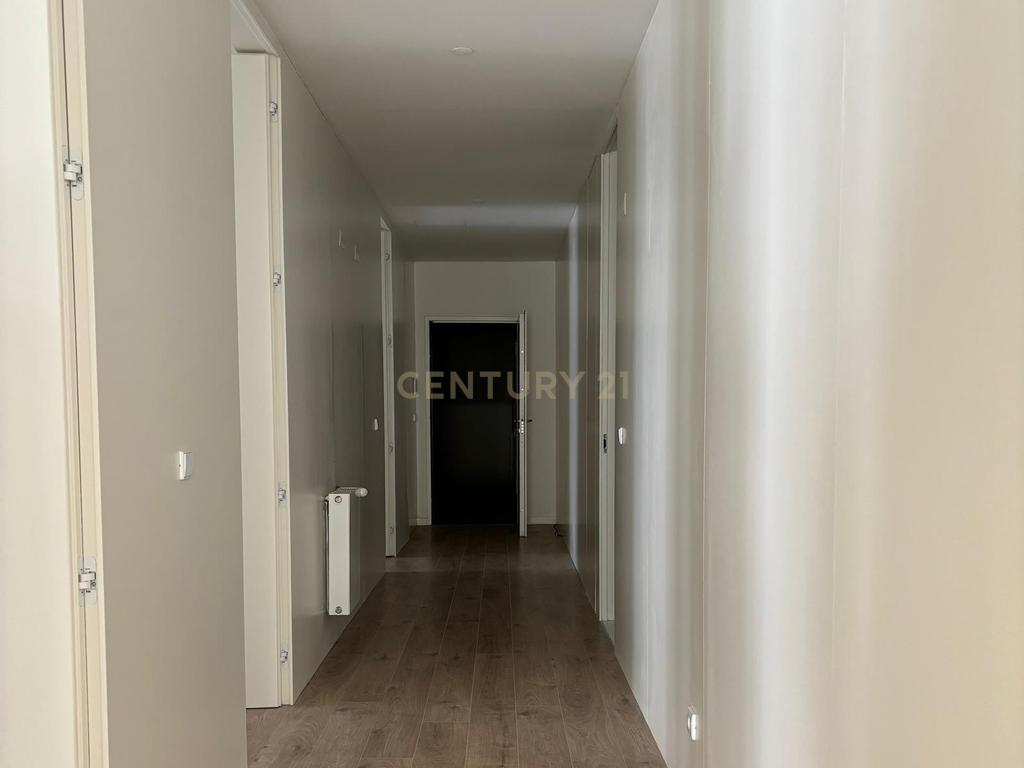 Apartamento T4- Edifício Comendador - Image 14