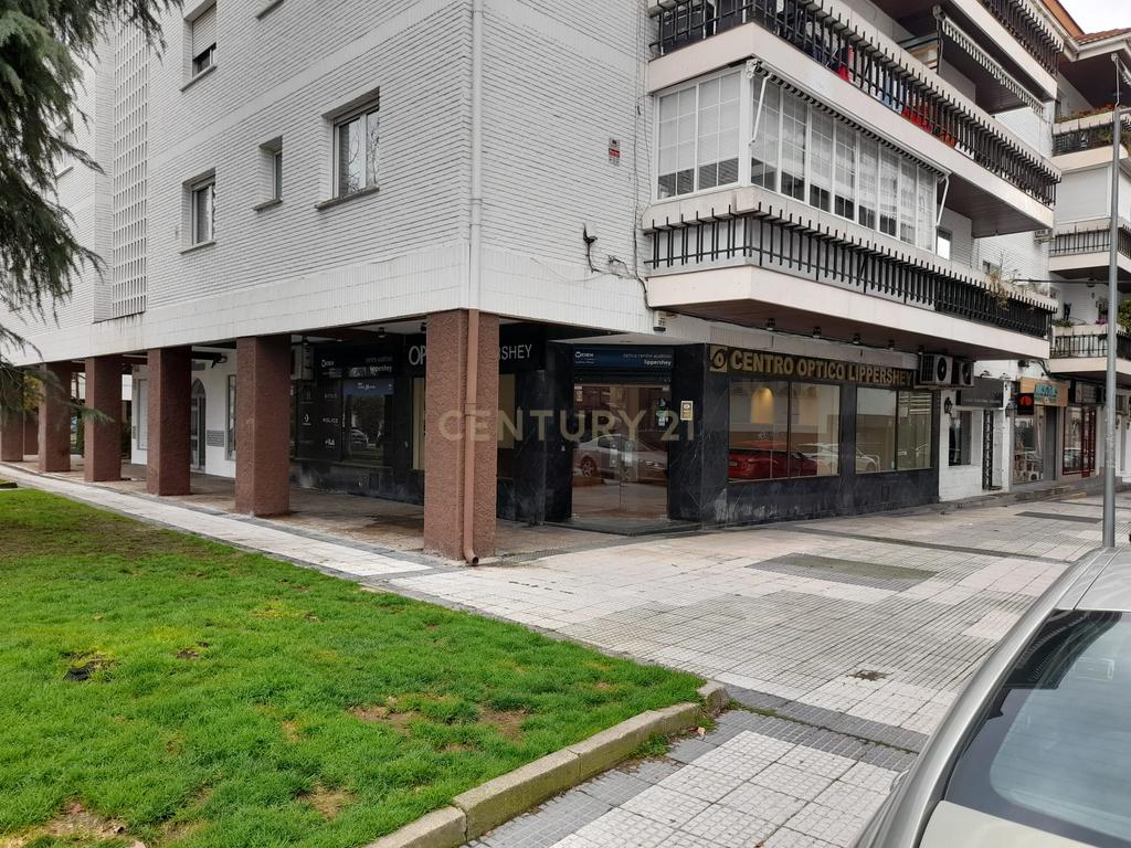 Espaço Comercial Versátil em Madrid - 243m² com Ar Condicionado - Image 2