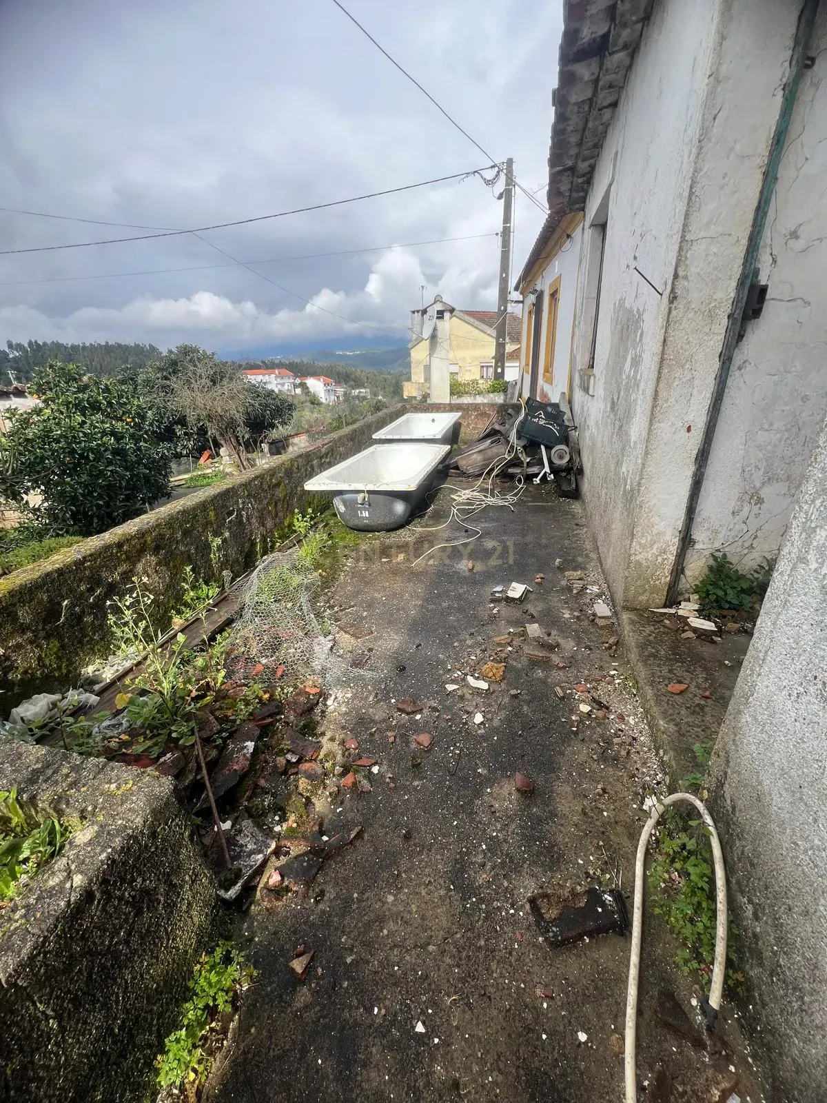 Casa para reconstrução total a 10 min da Praia Fluvial de Aldeia do Mato Abrantes - Image 7