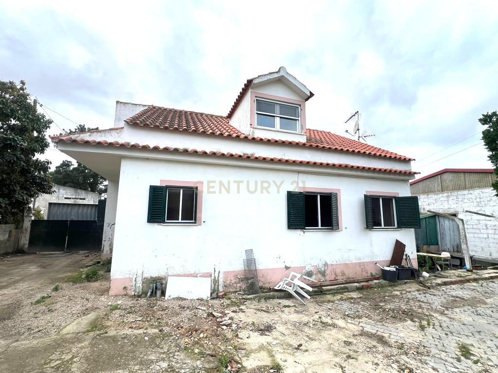 Terreno rústico com Moradias e armazém em Santa Marta de Corroios . - Image 2