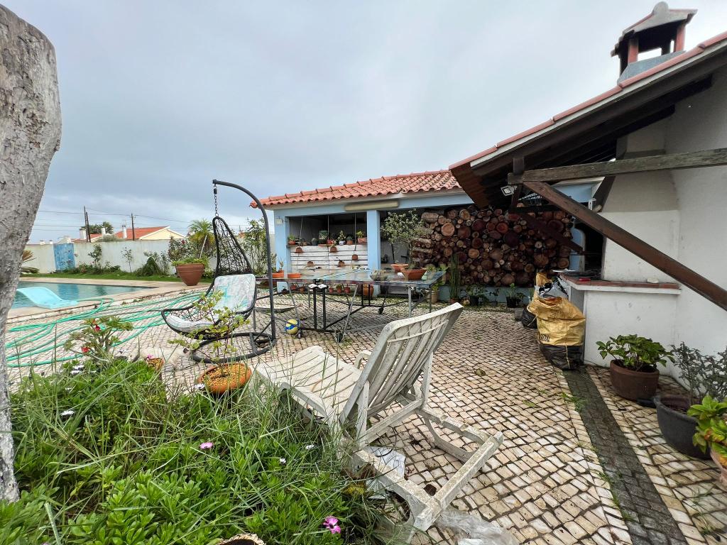 Luxuosa Moradia Isolada em Santarém com 5 Quartos e Barbecue - Image 20