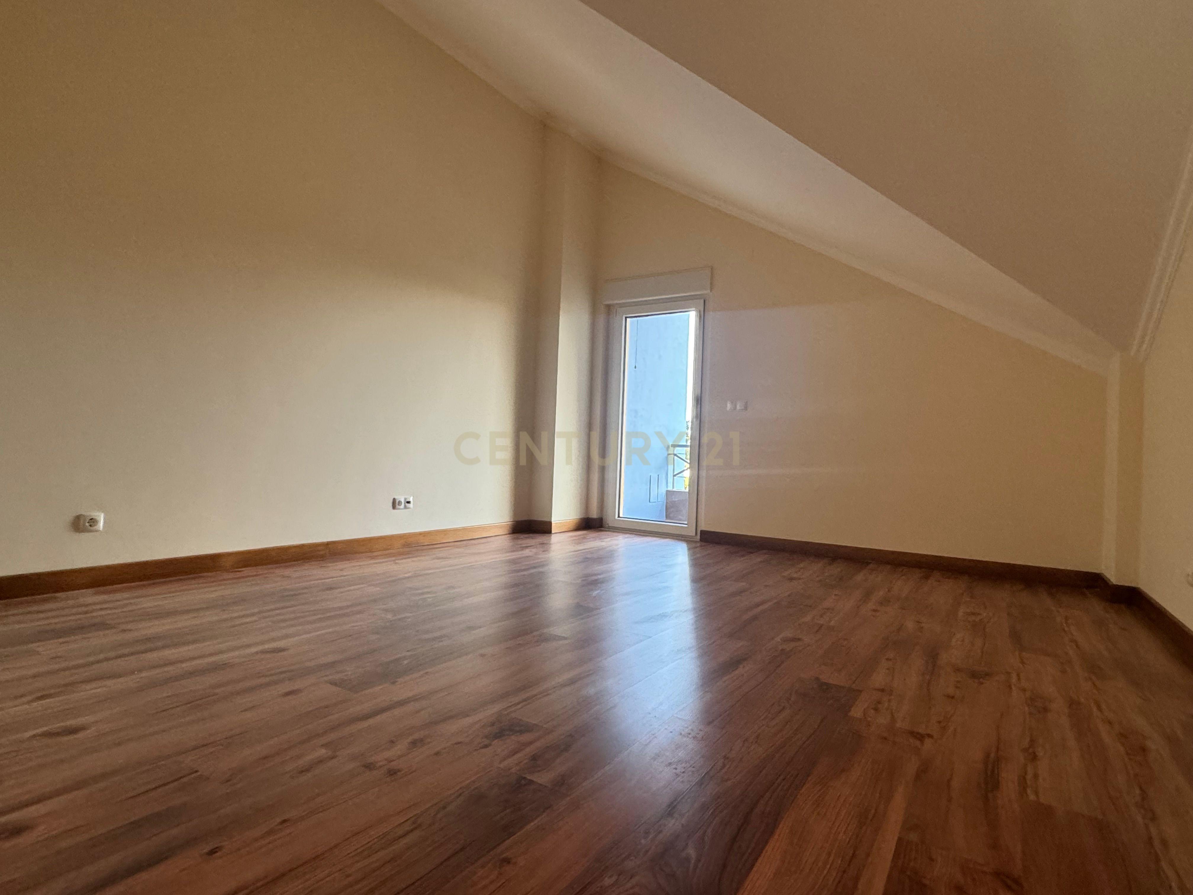 Encantadora moradia de 3 quartos situada no condomínio fechado Casas da Aldeia, em São Francisco da Serra - Image 29