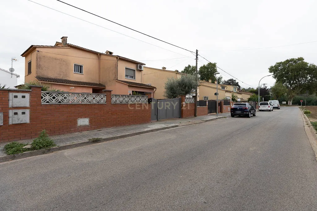 undefined - Image 4