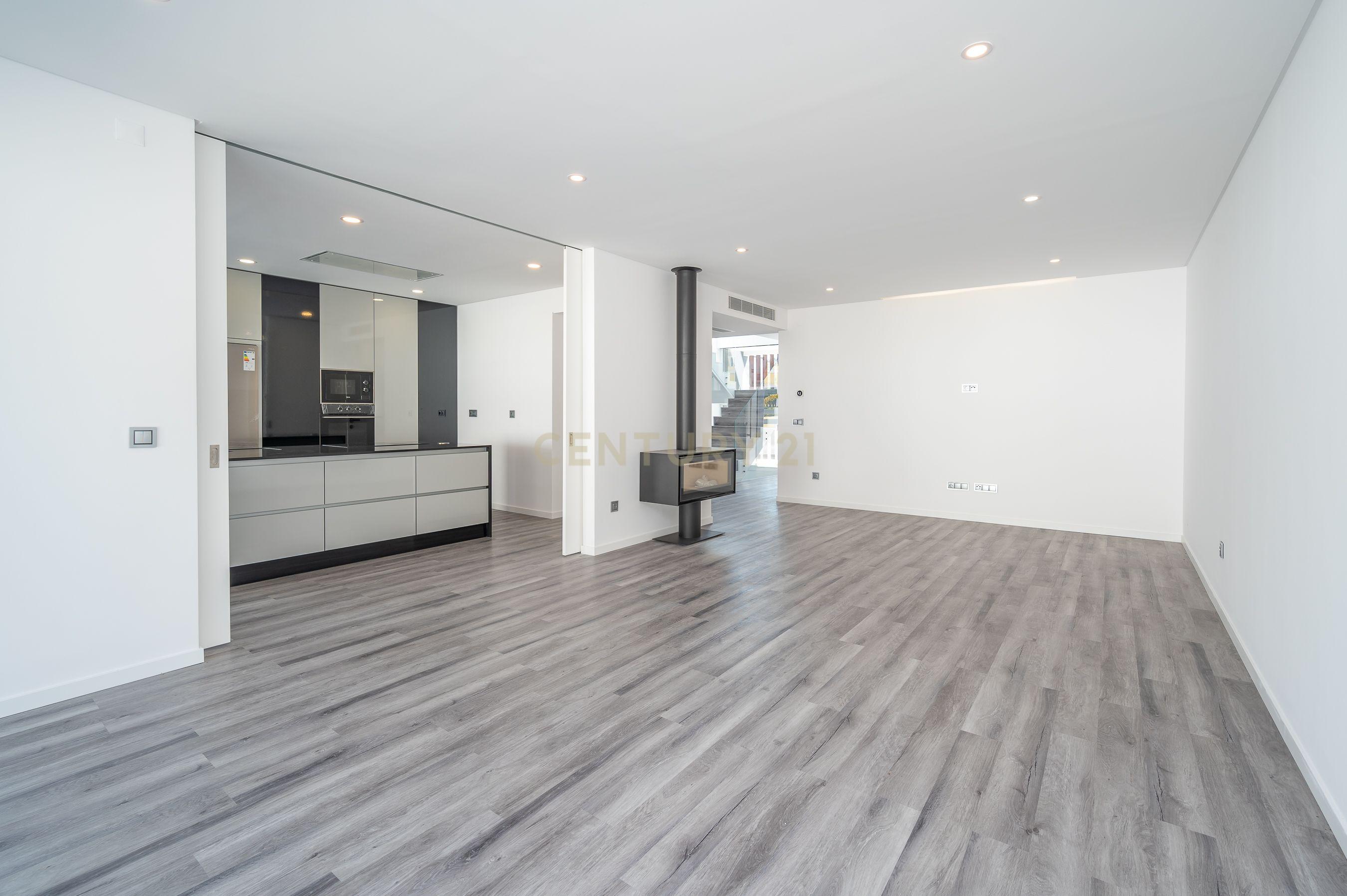 Moradia T5 de luxo com Piscina em Famões - Odivelas - Image 7