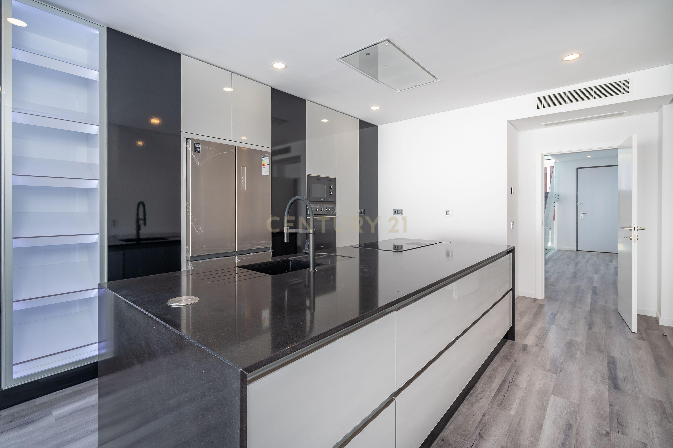 Moradia T5 de luxo com Piscina em Famões - Odivelas - Image 3