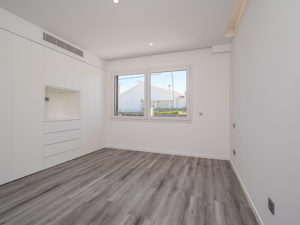 Moradia T5 de luxo com Piscina em Famões - Odivelas - Image 22