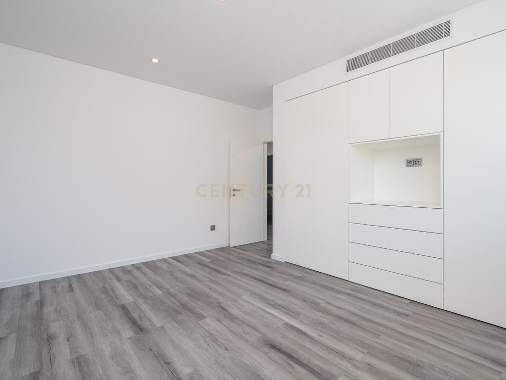 Moradia T5 de luxo com Piscina em Famões - Odivelas - Image 23