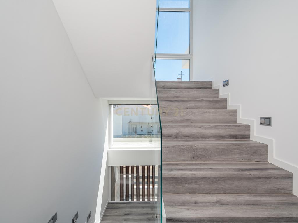 Moradia T5 de luxo com Piscina em Famões - Odivelas - Image 25