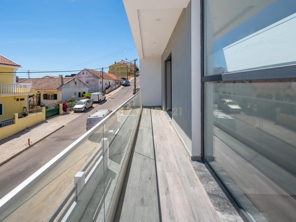 Moradia T5 de luxo com Piscina em Famões - Odivelas - Image 29