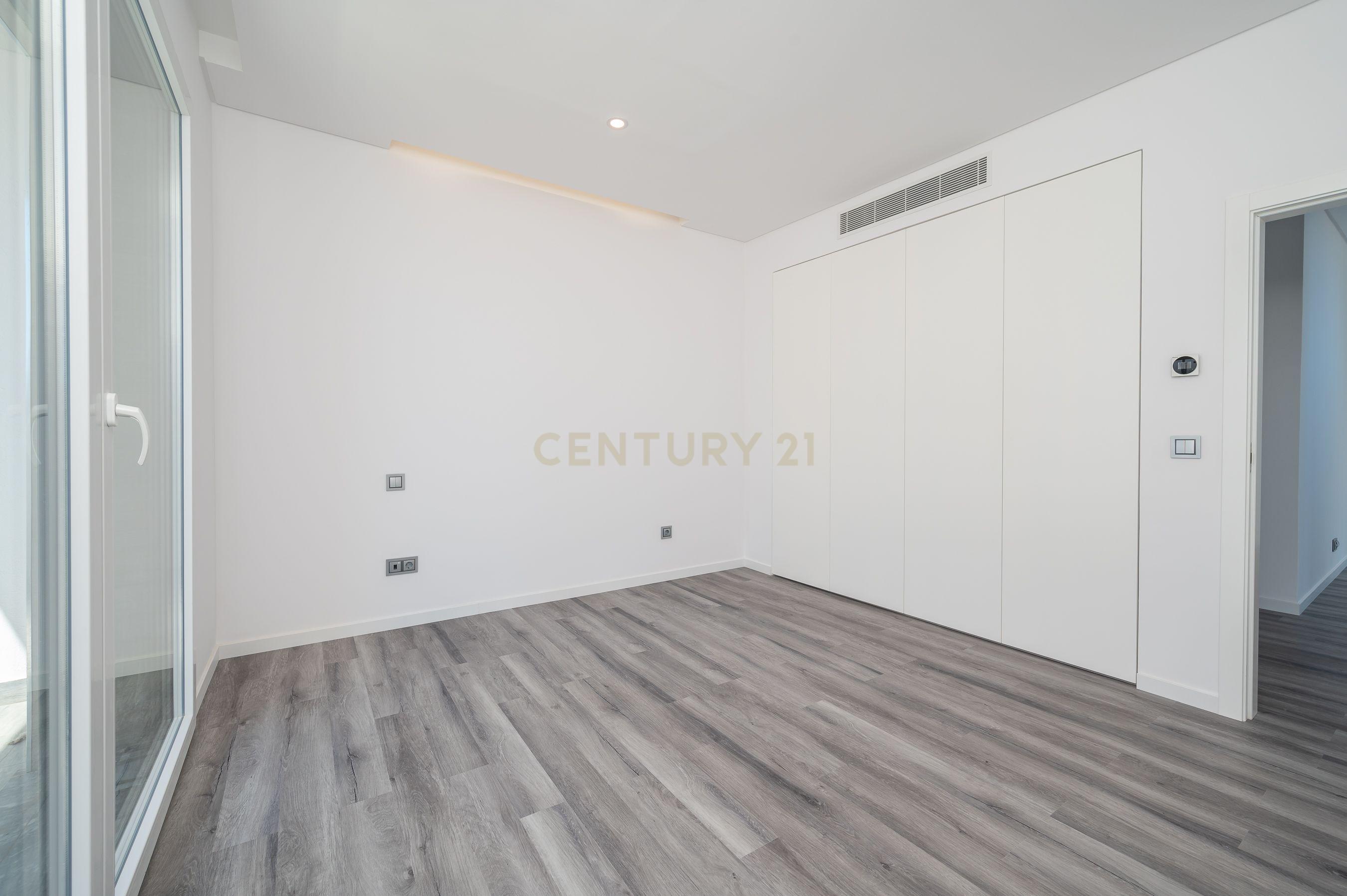 Moradia T5 de luxo com Piscina em Famões - Odivelas - Image 30