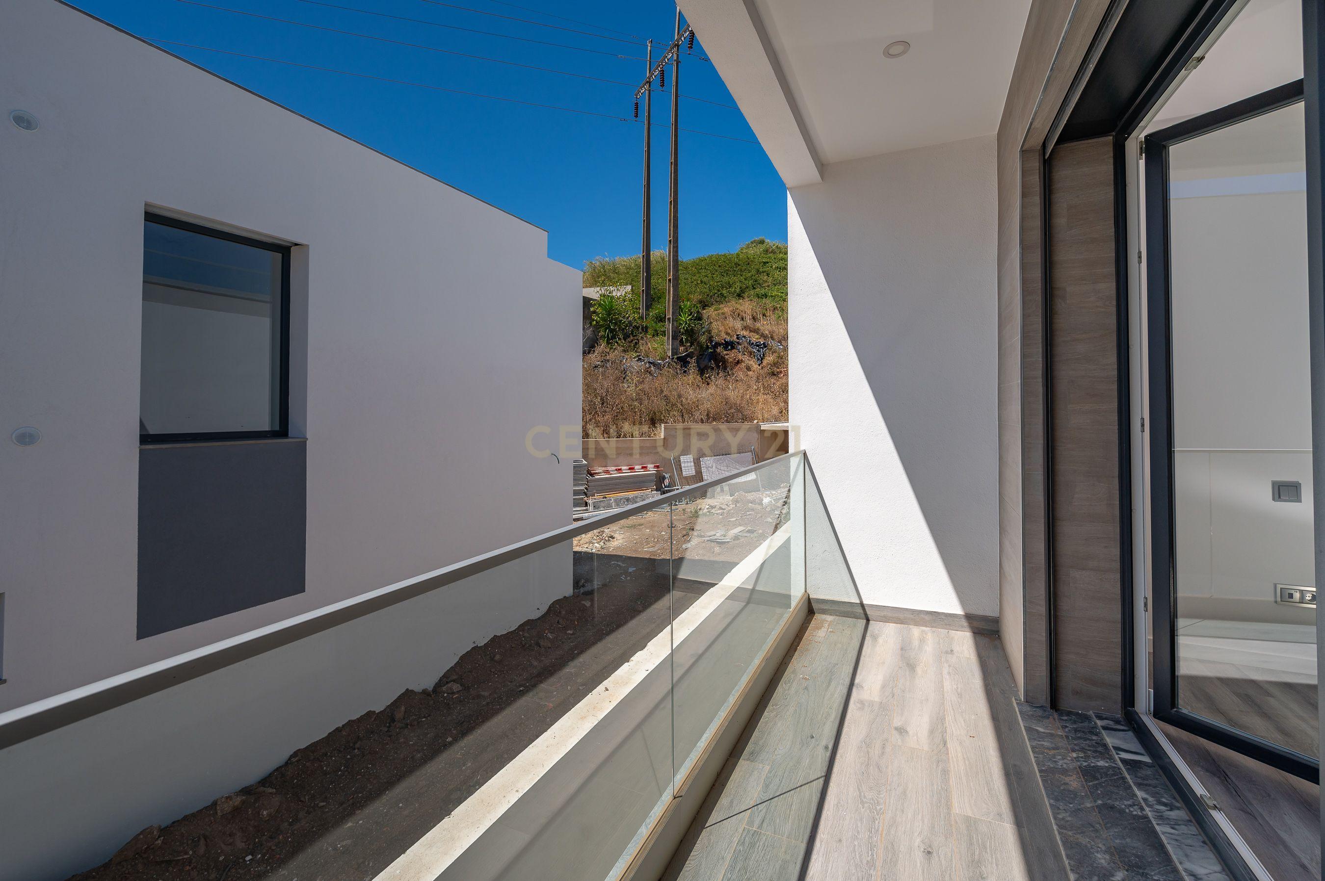 Moradia T5 de luxo com Piscina em Famões - Odivelas - Image 31
