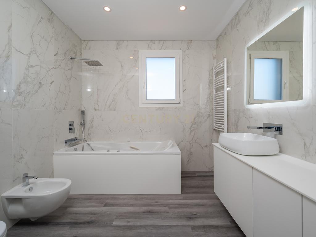Moradia T5 de luxo com Piscina em Famões - Odivelas - Image 33