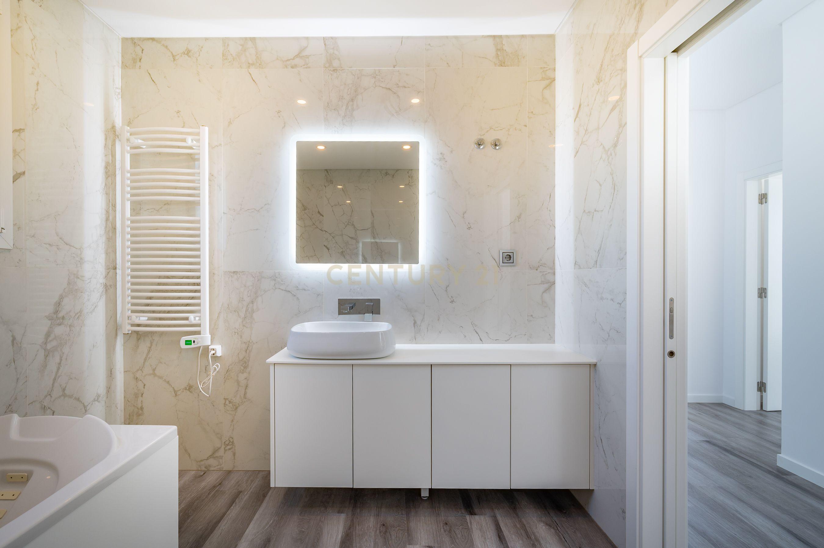 Moradia T5 de luxo com Piscina em Famões - Odivelas - Image 37