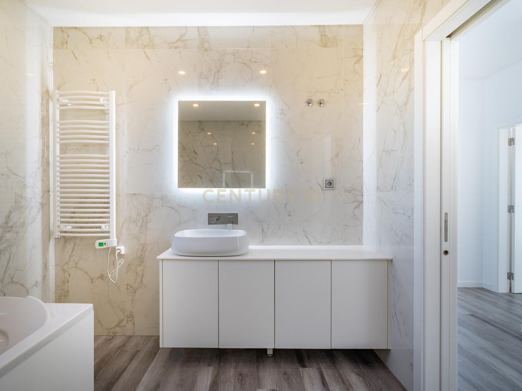 Moradia T5 de luxo com Piscina em Famões - Odivelas - Image 37