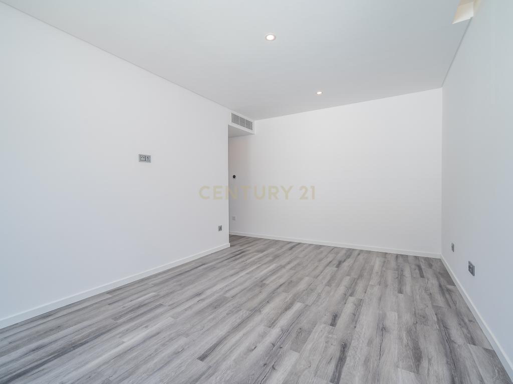 Moradia T5 de luxo com Piscina em Famões - Odivelas - Image 36