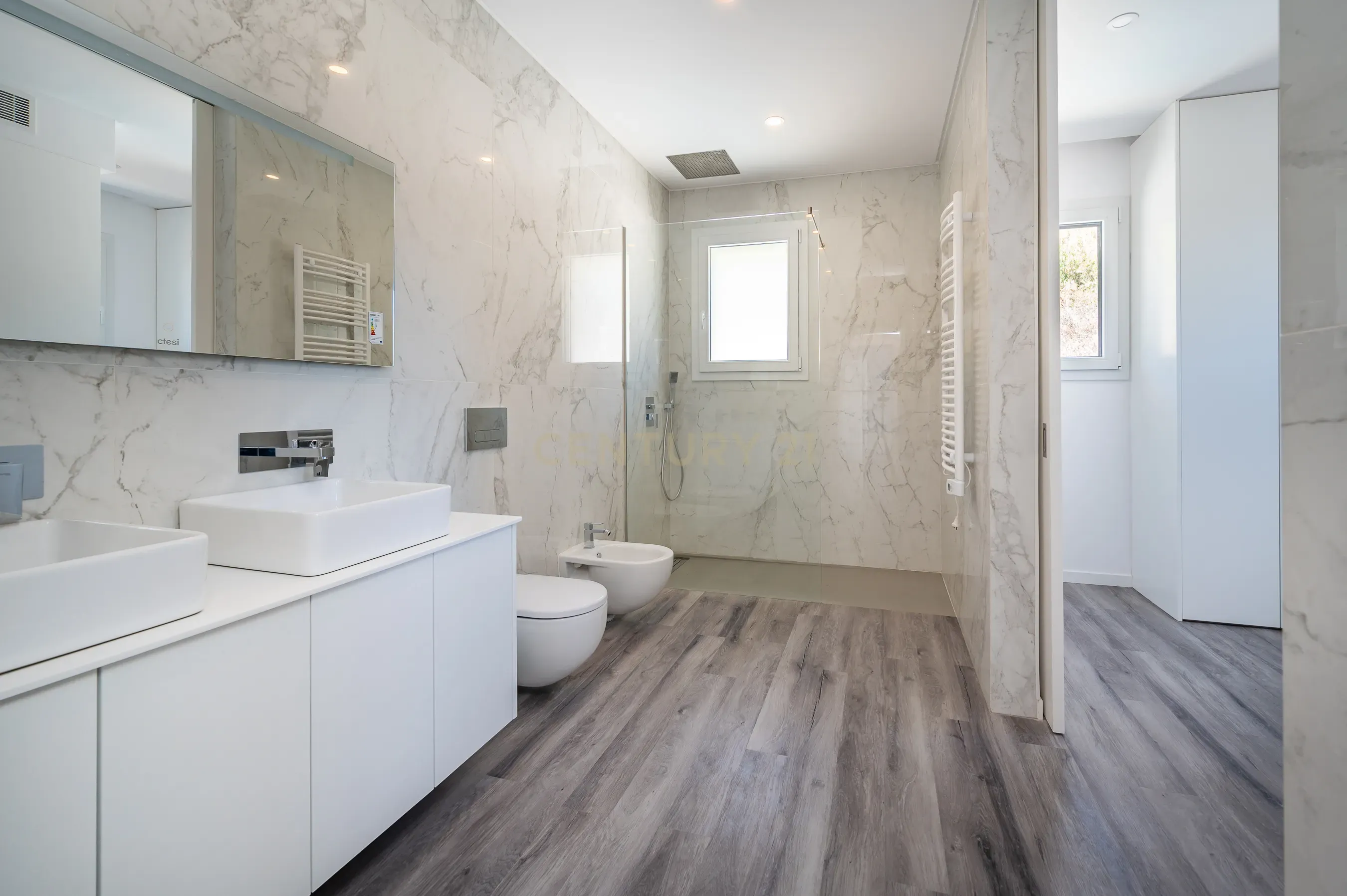Moradia T5 de luxo com Piscina em Famões - Odivelas - Image 42