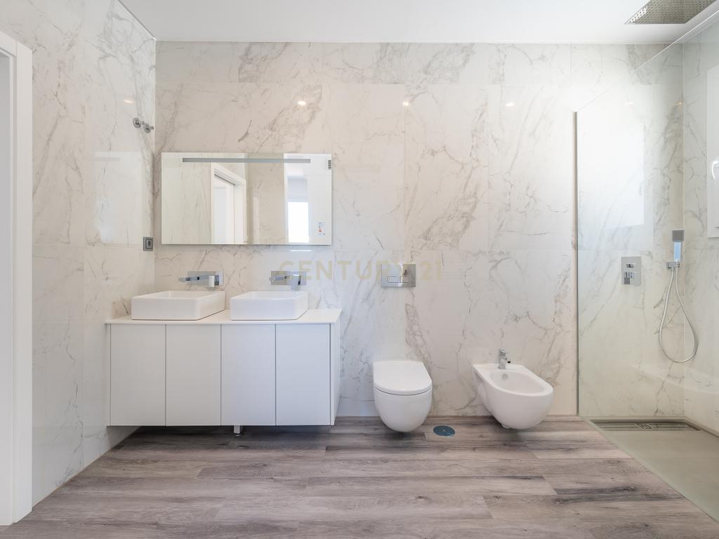 Moradia T5 de luxo com Piscina em Famões - Odivelas - Image 41