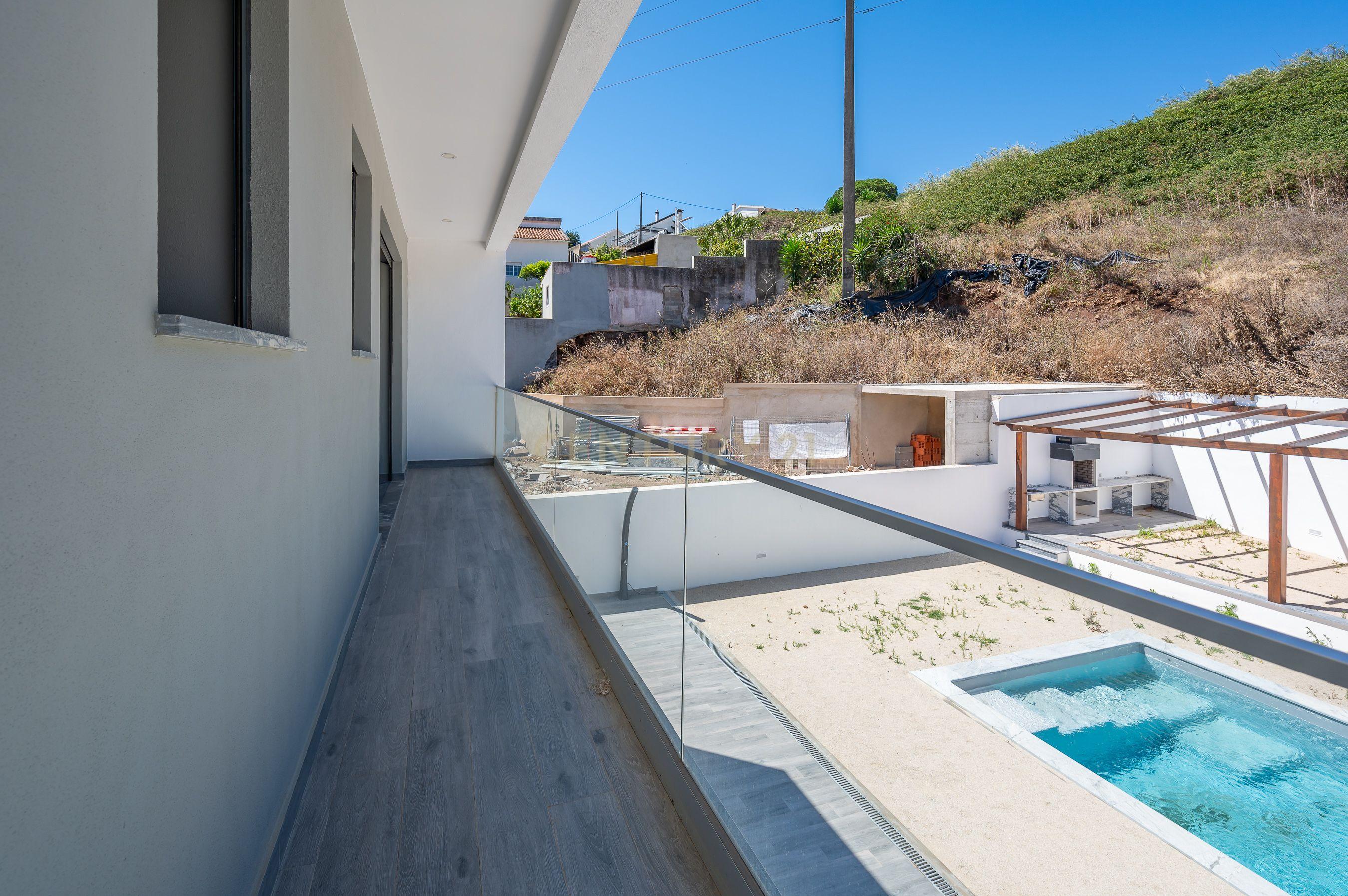Moradia T5 de luxo com Piscina em Famões - Odivelas - Image 46