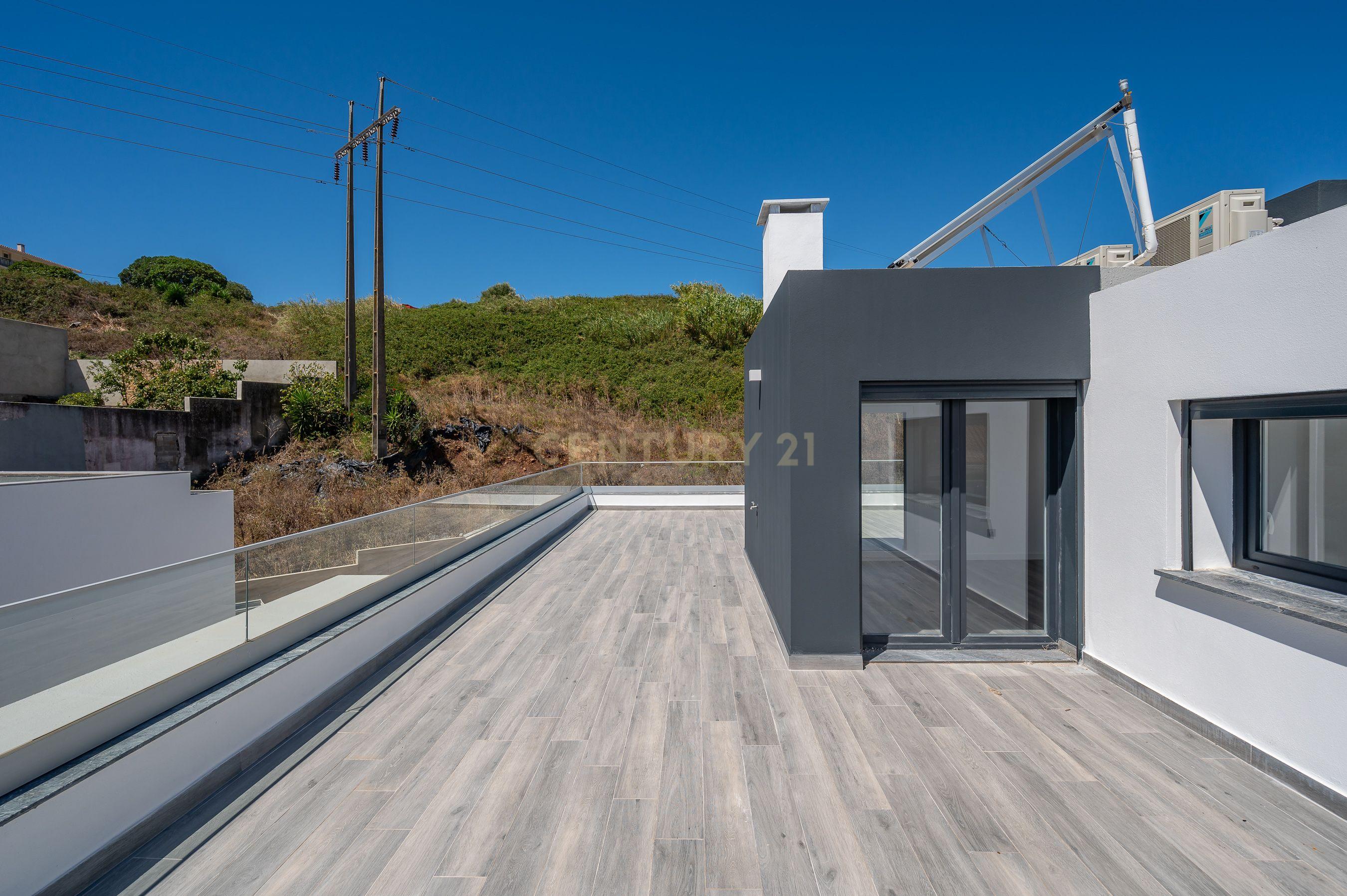 Moradia T5 de luxo com Piscina em Famões - Odivelas - Image 48